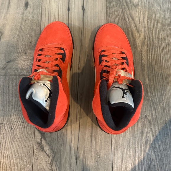 Women’s Air Jordan 5 Retro ‘Dunk on Mars’ - Picture 2 of 4